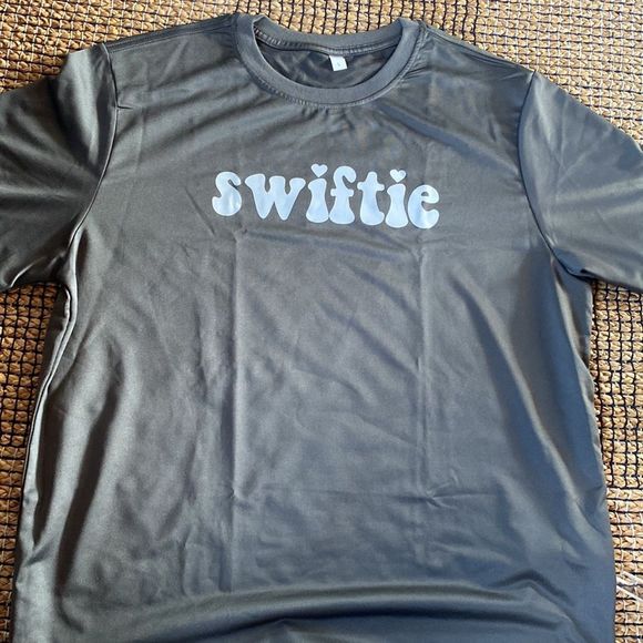 Gray Swiftie Taylor Swift T-Shirt Size Large - Picture 6 of 9